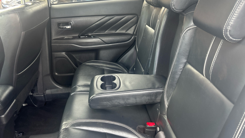 Mitsubishi Outlander 2.0 PHEV 4h 5dr Auto Estate